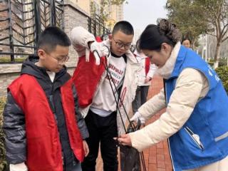 济宁市任城区李营街道东翔社区开展“捡跑践文明 青春护家园”志愿服务活动