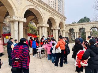 济宁市任城区李营街道任和社区开展“花灯映邻里 灯谜闹元宵”活动