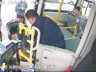 暖心一扶显担当 城阳巴士驾驶员孙朝金再续文明善举