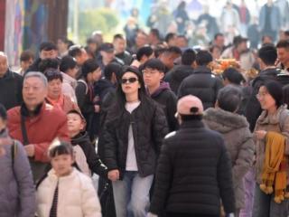 泰山石敢当景区妇女节献礼：所有18周岁以上女士免费入园！