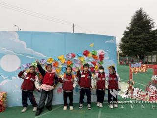 荆楚开学联播丨写下心愿存“时光胶囊” 小学生用雷锋精神开启第一课