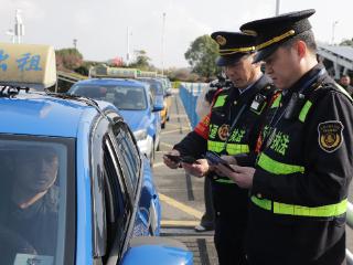 宜春市交通运输执法支队直属执法二大队温情执法守护开学平安路