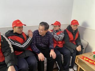 济宁市任城区阜桥街道新刘庄社区开展“冬日送温暖 童心暖夕阳”活动