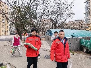 党旗飘扬学雷锋 走访慰问暖夕阳——青岛市市北区周口路社区学雷锋日入户走访辖区独居老人