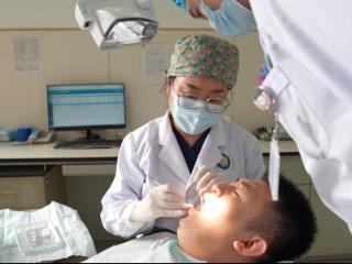 全网好奇谷爱凌嘴里咬的是啥？烟台毓璜顶医院口腔科揭秘：这是“隐形头盔”