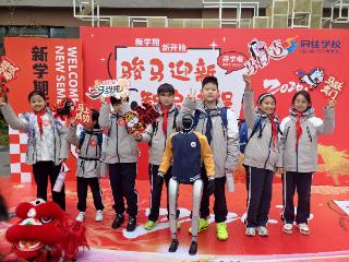 “超短学期”来了！策马新程，仪式感如何化作少年奋进力量？