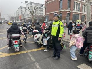 新学期如约而至 博山交警“护学模式”暖心上线