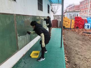 东营市利津县北宋镇中心幼儿园开展“除尘布新迎开学 洁净满园待幼归”活动