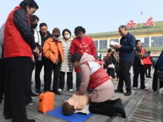 应急救护公益活动点亮西安 雷锋精神温暖全城