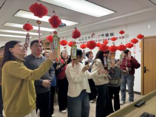 济宁市任城区金城街道洸河花园社区开展“喜庆元宵节 欢乐猜灯谜”活动