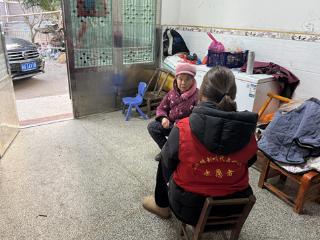 江西永修：学雷锋暖人心 志愿服务润桑榆