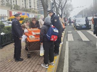 青岛西海岸新区综合行政执法局规范校园周边市容环境 全力护航春季开学