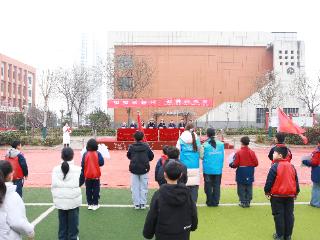 聊城市东昌府区交通管理大队开展交通安全“开学第一课”主题宣传活动