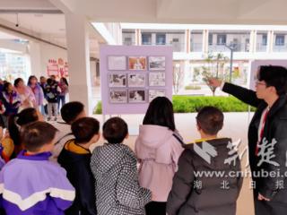 雷锋精神“画”进校园 百幅作品诠释时代新风