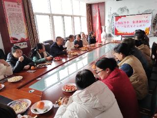 巾帼绽芳华 奋进新时代——济南市莱芜区方下中学举行“三八”妇女节教师座谈会