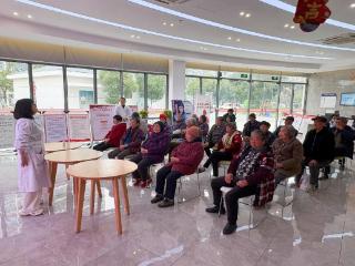 春风送暖入社区 雷锋精神润人心