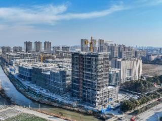 从“依江而生”到“向江而兴”