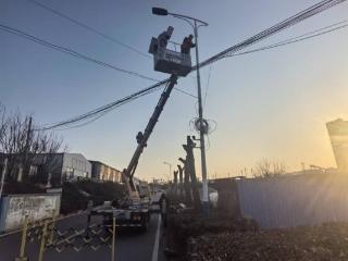 【我为群众办实事】济南市莱芜区凤城街道任花园社区：安装路灯保安全 照亮园区暖心路