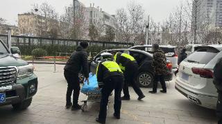 争分夺秒护生命!聊城市东昌府区交通管理大队紧急护送患病老人就医