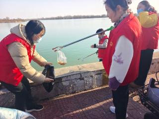 滨城区区直机关医院、市中中心开展“学雷锋”蒲湖水库志愿服务活动