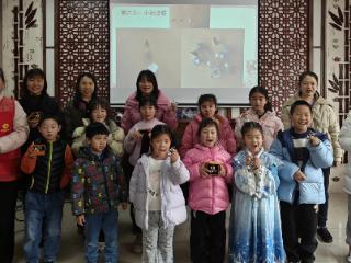 淞源社区：指尖妙曼，胸针传情