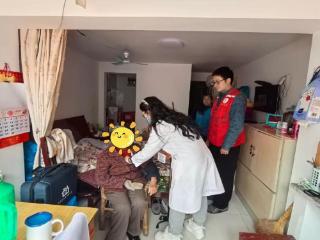 学雷锋践初心 上门服务暖民心——漕湖人民医院开展重点人群上门健康志愿服务