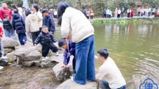 休假期间，津门子弟兵勇救落水儿童！ 扫码阅读手机版