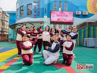 石家庄市第二幼儿园工会举行庆“三八”主题活动