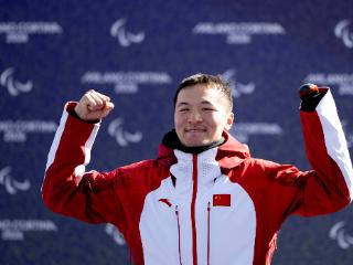 纵览原创 | 从羞涩少年到世界冠军！河北00后“断臂小将”纪立家冬残奥会当旗手夺金牌，喜欢在雪道上“飞起来”的感觉