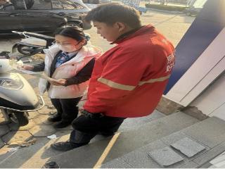 农行临沂临港黄海路支行为骑手送上金融快餐