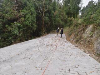 汇川中坝驻村工作队：做帮扶“牵线人” 筑乡村振兴路