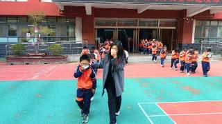 临沂第四实验小学开展2026年春季学期消防安全演练活动