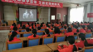 河北献县：雷锋月观看电影《雷锋》 雷锋精神永传承