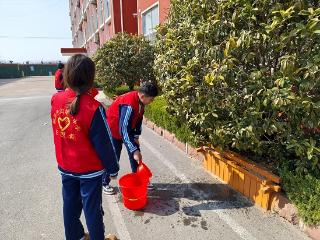 临沂汪沟第一中学开展植树节志愿服务活动