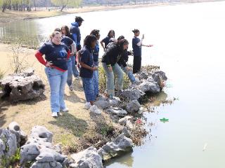 以Canal Walk为媒 美国青年在扬州感知“流动的中国”