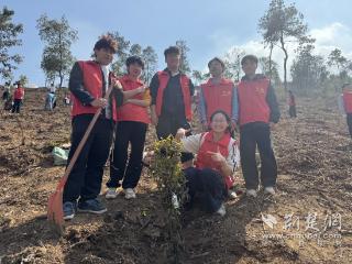 入学认养，毕业看树 武汉商学院“四年之约”见证双成长