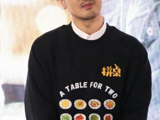 王传君江疏影新作《拼桌》首映