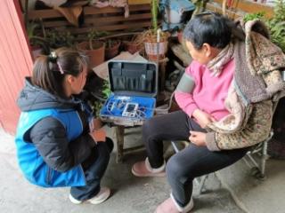 济宁市任城区南张街道仙庄网格组开展“爱在三月 情暖巾帼”走访慰问活动