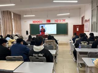 反诈筑防线 青春不“踩坑”——民生银行贵阳分行“金铃铛”宣传分队进校园开讲