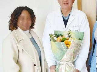 从坐轮椅到走着回国，非洲友人在北大人民医院青岛医院“解锁”僵硬颈椎