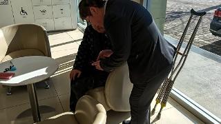 农行临沂临西义堂支行：暖心服务零距离 农行温情护残障