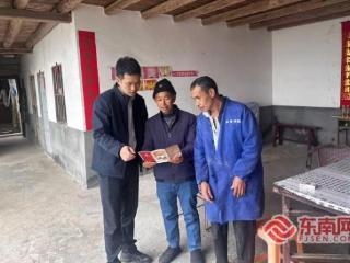 清朗金融网络 守护安心消费——邮储银行新罗支行进农村开展“3.15”消保宣传活动