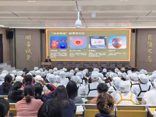 反诈护校 警银同行---民生银行贵阳分行警银联动开展反诈宣传进校园活动