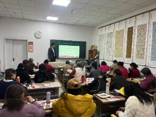 中国人寿泰山区支公司走进老年大学宣讲2026年泰安市民保