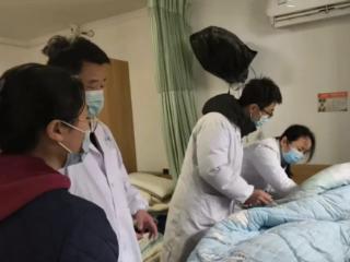家门口的专家义诊，为上饶市信州区九如城康养中心老人送去“健康福