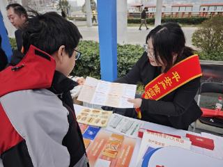 保险力量点亮中原 金融知识惠及民生 平安产险河南分公司开展“3·15”消费者权益保护宣传进商圈系列活动