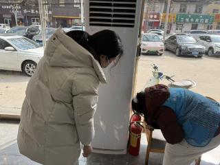 济南市莱芜区凤城街道东方红社区：排查火患守平安 护航沿街保安全