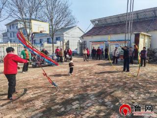 【民生实事进行时】德州天衢新区赵虎镇开展“乐舞传温情·民生伴同行”彩带舞活动