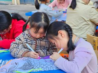 把美丽春天“画”进风筝里