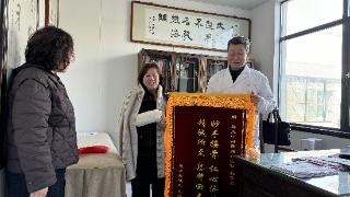 妙手接骨无痛无创 张女士患臂回春亲历传统中医医术神奇